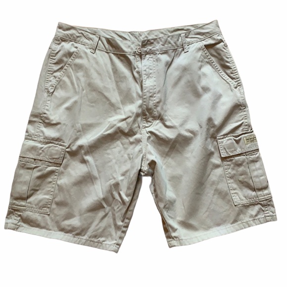 Wrangler Other - Wrangler cargo shorts. Size 38 waist